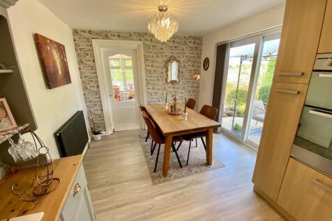 Bramleys Estate Agents - Oakfield Drive - Mirfield