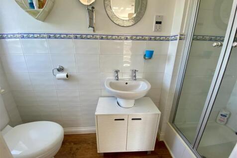 Bramleys Estate Agents - Oakfield Drive - Mirfield