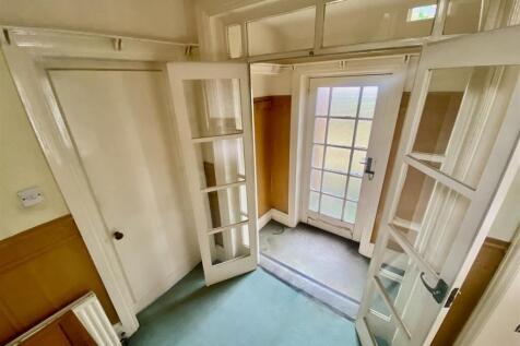 Bramleys Estate Agents - Meadow Bank Crescent - Mi