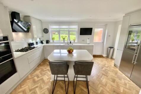 Bramleys Estate Agents - Whitley Road - Mirfield (