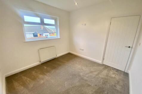 Bramleys Estate Agents - Hepworth Drive - Mirfield