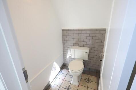 1st Floor Cloakroom