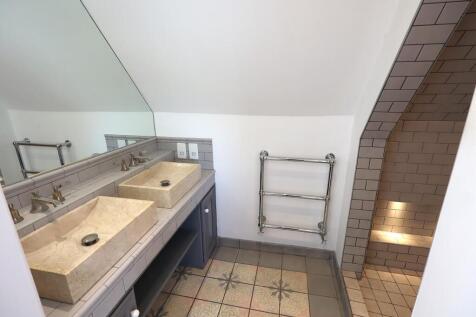 1st Floor En-Suite