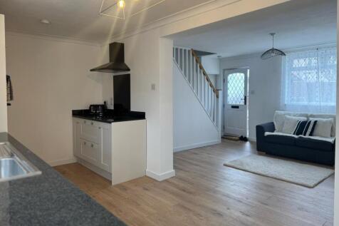 kitchen lounge.jpg