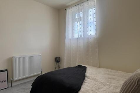 Bedroom;.jpg