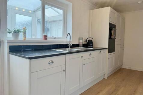 Kitchen;.jpg