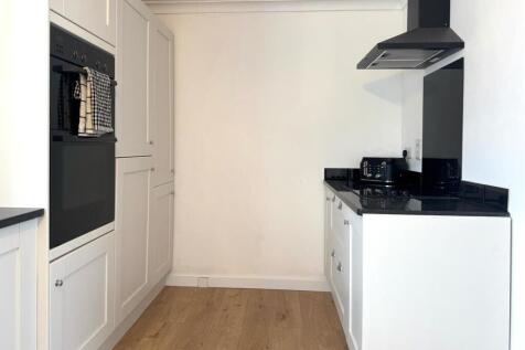Kitchen..jpg