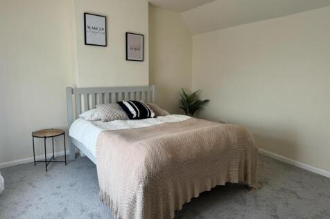 Bedroom;..jpg