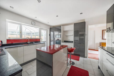 1347632-7-68b7034...