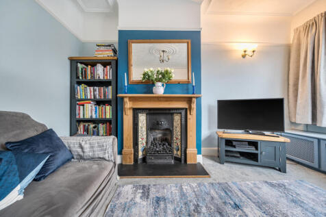 1375425-2-690a2be...