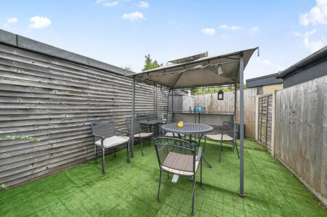 1329852-6-688259d...