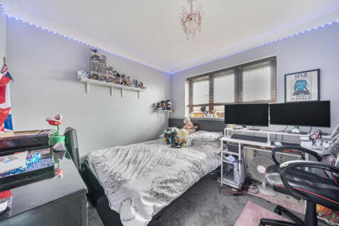 1373322-12-6909ff...