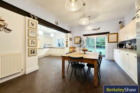 Family Dining Kitchen