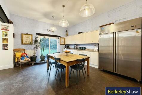 Family Dining Kitchen