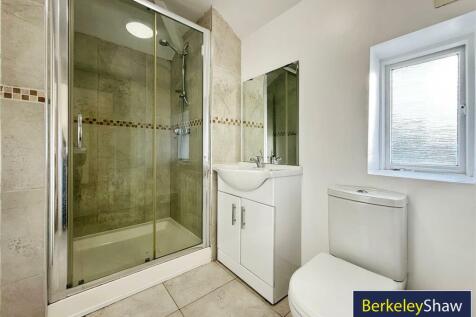 Shower Room (2nd Floor)