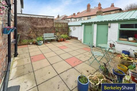 Rear courtyard