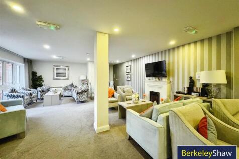 Communal living area (2)