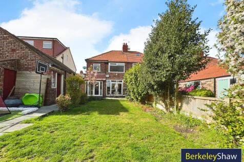 Rear garden (2)