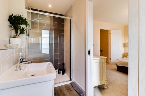 36. En-suite.png