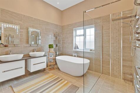 Main Ensuite