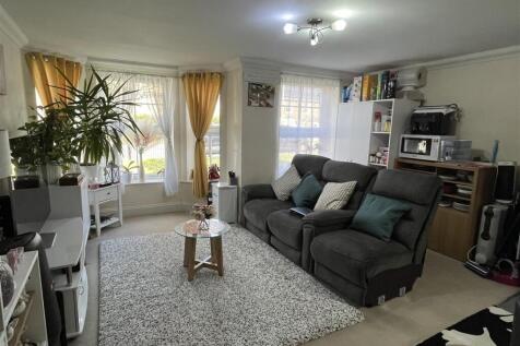 Living rm 1.jpg