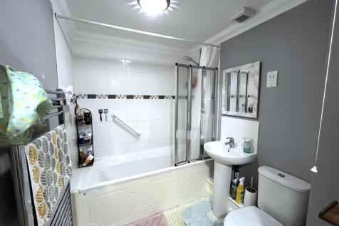 Bathroom.jpg
