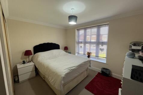 Bed 1.jpg