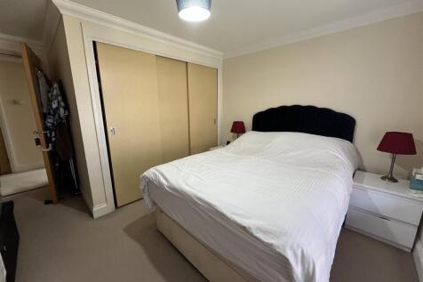 Bed 1a.jpg