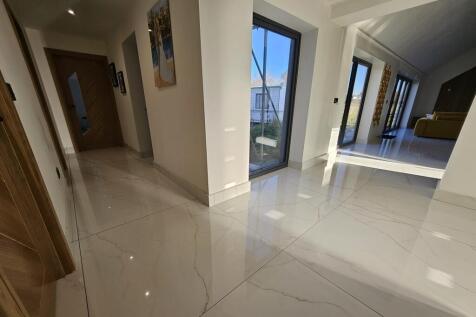 Light &amp; Airy Design