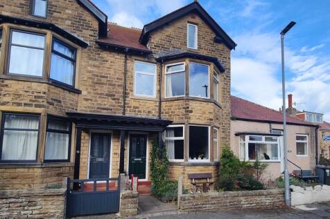 Substantial Bay Fronted House