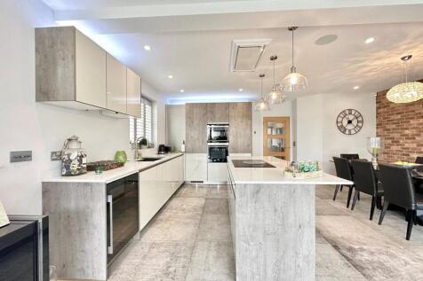 Open-plan Kitchen/Living/Dining Room