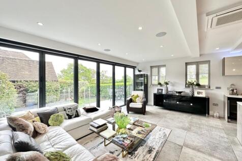 Open-plan Kitchen/Living/Dining Room