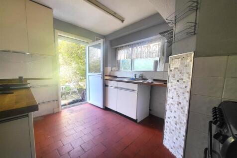KITCHEN PIC 2