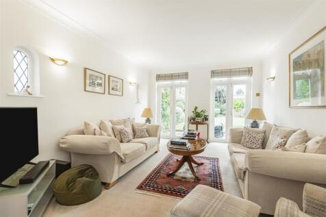 REAR RECEPTION ROOM