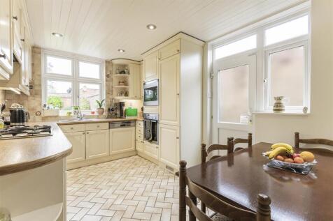 FITTED KITCHEN/DINER