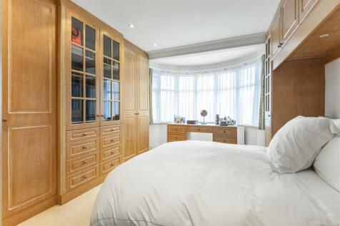 BEDROOM 1:
