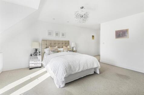 MASTER BEDROOM (pic 2)