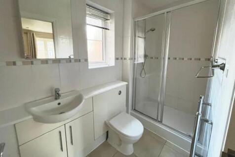 ENSUITE SHOWER ROOM