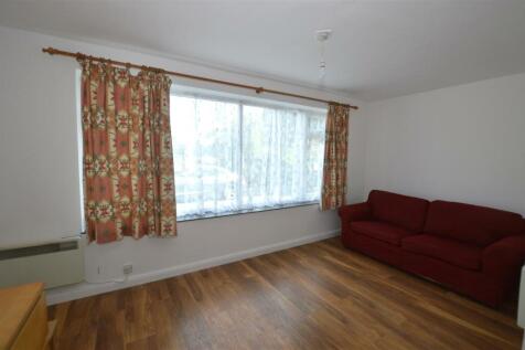1 Salliesfield bed sitting area.JPG