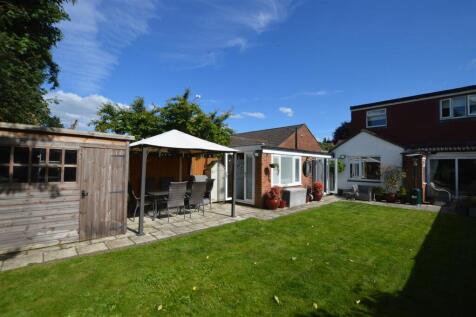 7 Gilpin Cres rear.JPG