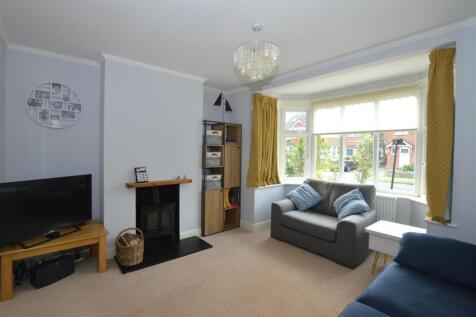 10 Shirley Drive lounge.JPG