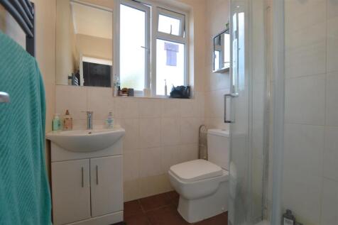 50A High Street Shower.JPG