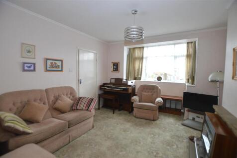 Arnold Crescent liv 2.JPG