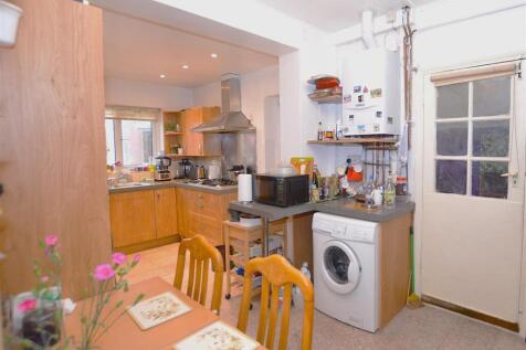 18 Lyndhurst Avenue breakfast room.JPG