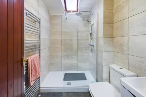 CAM02023G0-PR0069-STILL051