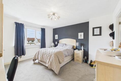 CAM02023G0-PR0126-STILL008