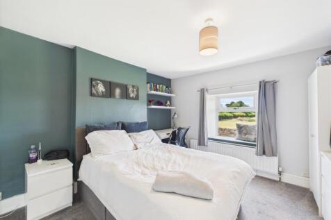 CAM02023G0-PR0150-STILL011