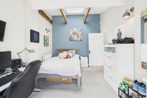 CAM02023G0-PR0150-STILL050