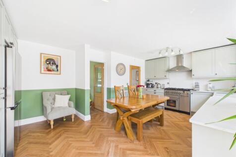 CAM02023G0-PR0161-STILL012