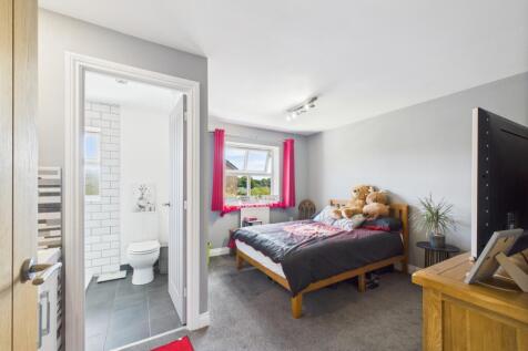 CAM02023G0-PR0161-STILL049